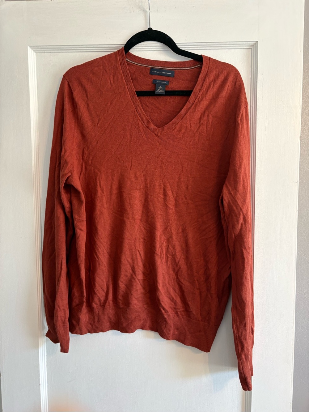 Banana Republic Men’s Orange Luxury Blend V-Neck Sweater Size Large